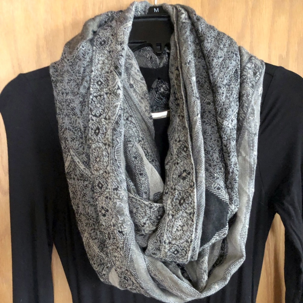Infinity scarf - Picture 3 of 3